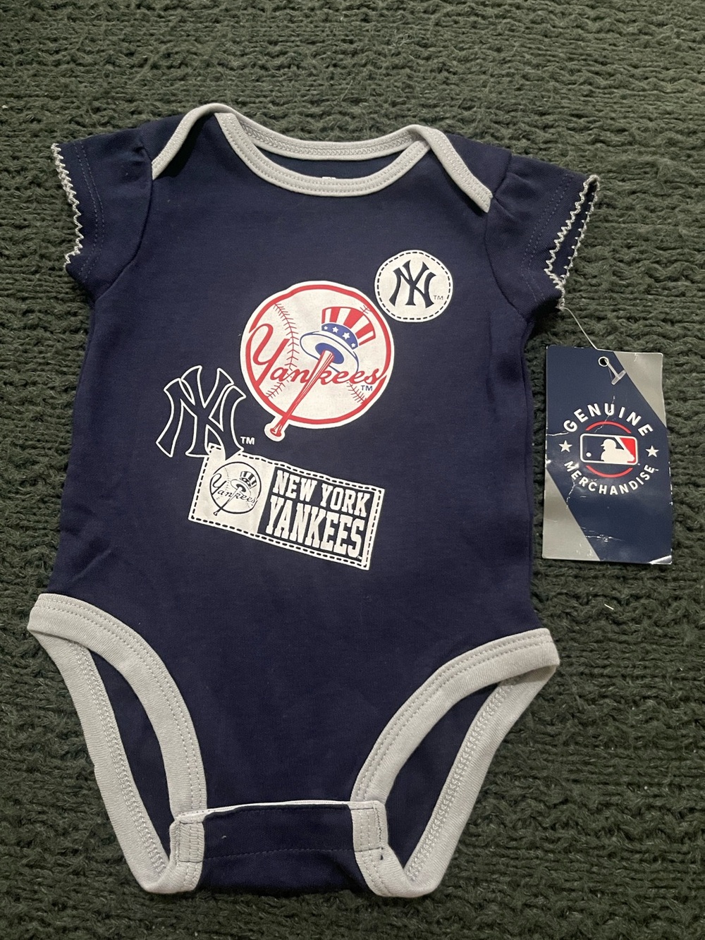 New York Yankees baby onesie Navy 0-3 months